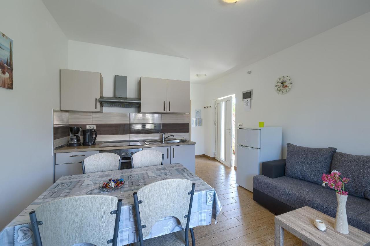 Apartman Mishel 2 ฟาชานา ภายนอก รูปภาพ